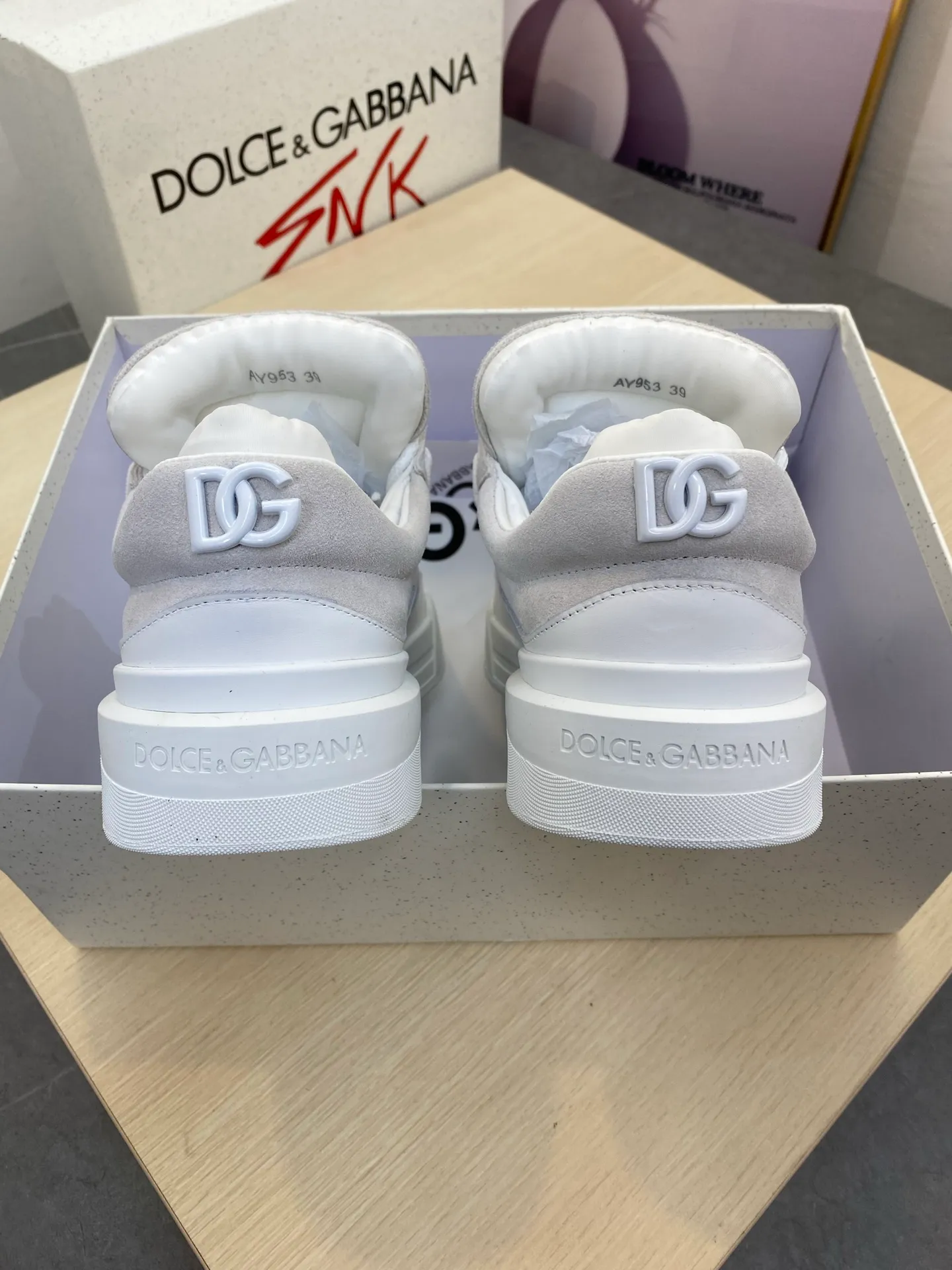 P740••New arrivals••Dolce&Gabbana••DG✔️High-end men's sports•casual shoes. Original goods from top counters. Original imported cowhide, multi-material splicing design ➕Imported cowhide lining, cowhide feet ➕Original TPR elastic outsole.  Size: 39-44 (38, 45 customized)